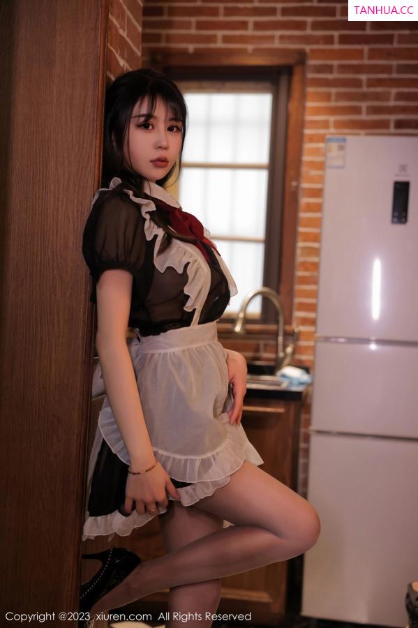 tina_甜仔  [XiuRen]高清写真图 2023.02.23 No.6310 tina_甜仔 女仆服美臀第6张图片